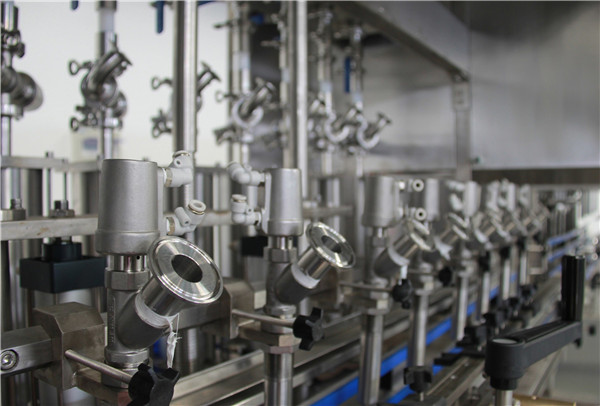 高性能食用瓶注油机